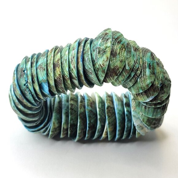 Chunky Green Sea Shell Stretch Bracelet - Picture 4 of 8
